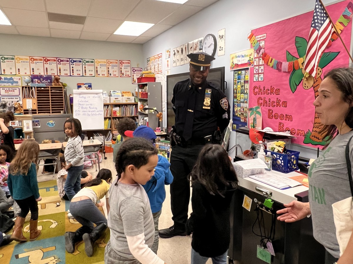 New Windsor School Hosts Career Day 2023 New Windsor Elementary